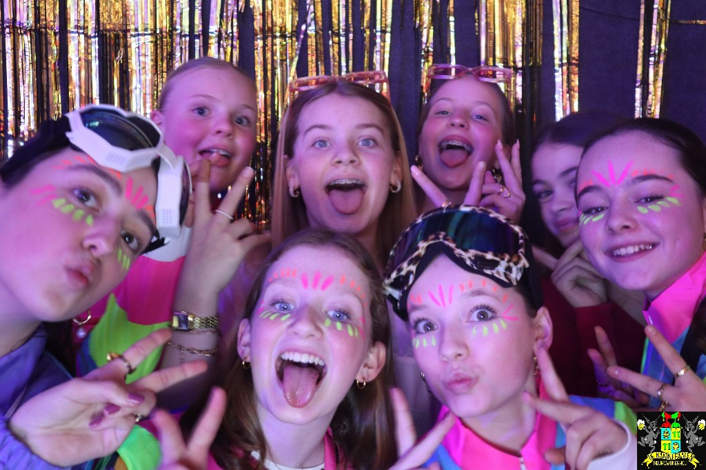 ../Images/Jeugd Opwarmbal Photobooth 400.jpg